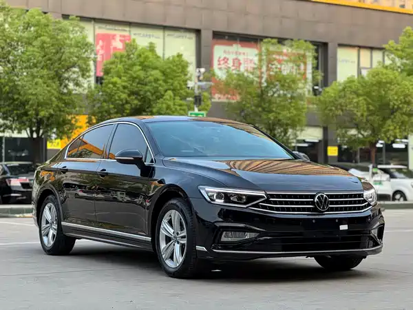 Volkswagen Magotan 2023, фото 3
