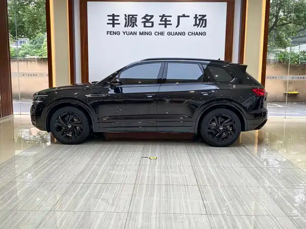 Volkswagen Touareg 2023, фото 26