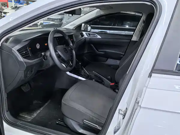 Volkswagen Polo 2023, фото 6