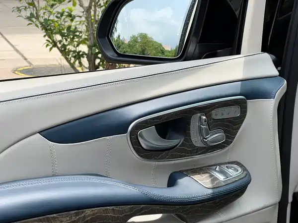 Mercedes-Benz V-Class 2022, фото 14