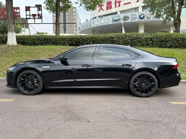 Audi A7L 2022, фото 3