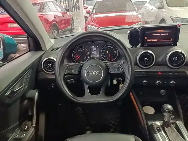 Audi Q2L 2022, фото 10