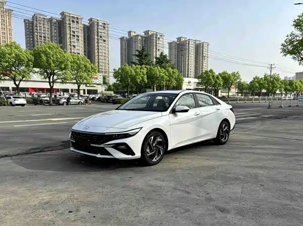 Hyundai Elantra 2023