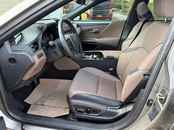 Lexus ES 2025, фото 8