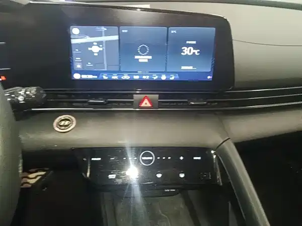 Hyundai Elantra 2022, фото 12