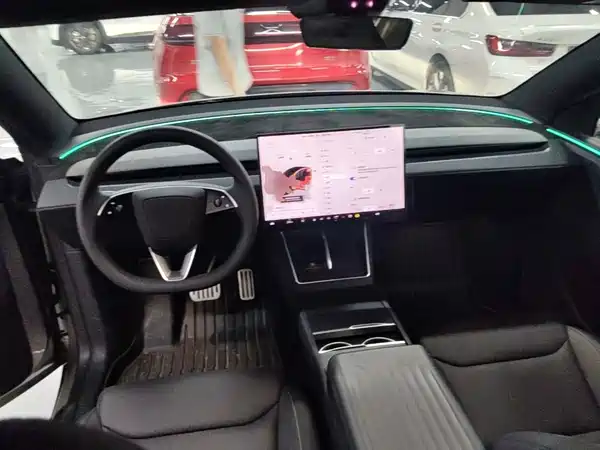 Tesla Model Y L 2025, фото 6