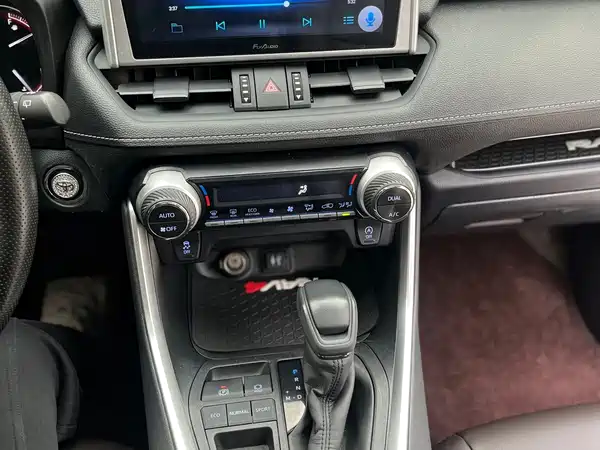 Toyota RAV4 2022, фото 14