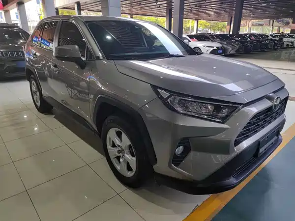 Toyota RAV4 2022, фото 4