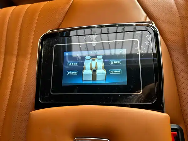 Mercedes-Benz V-Class 2022, фото 23