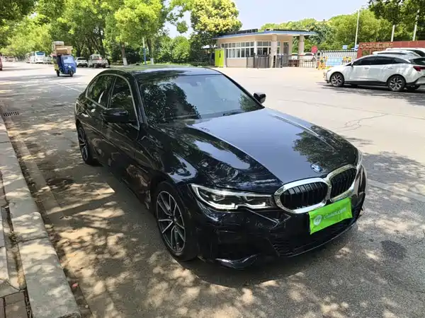 BMW 3 Series 2022, фото 3