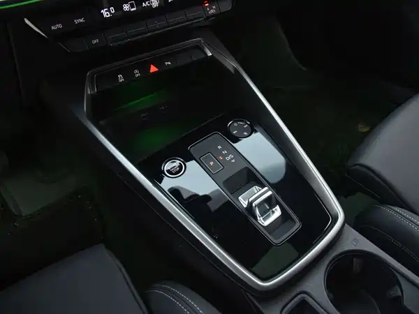 Audi A3 2023, фото 7