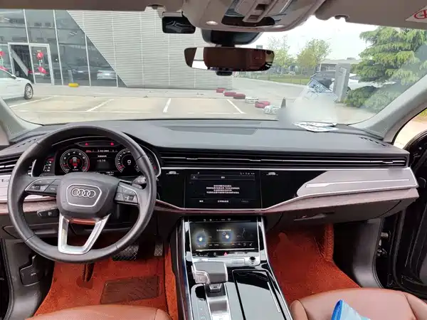 Audi Q7 2023, фото 5