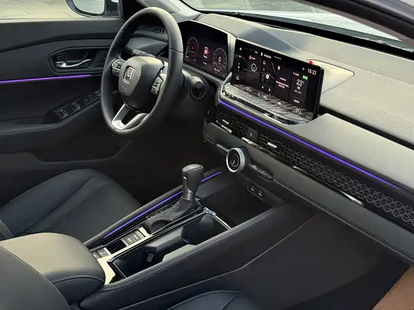 Honda Accord 2023, фото 18