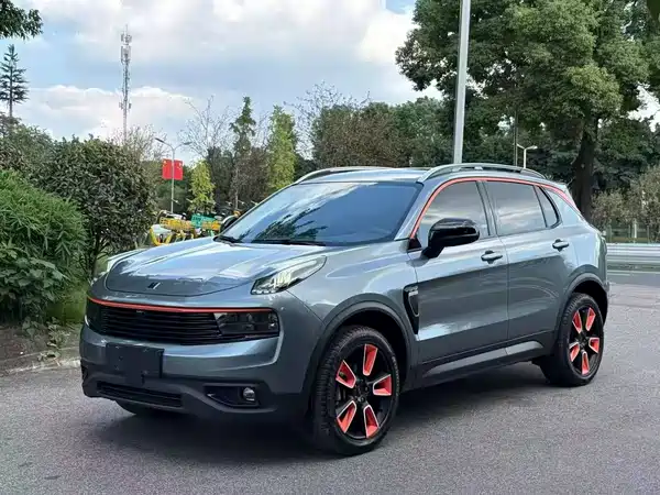 Lynk & Co 01 2020
