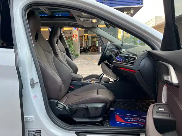 BMW 1 Series 2023, фото 29