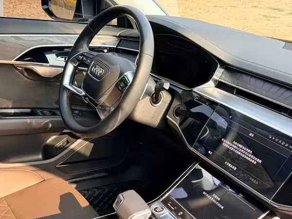 Audi A8 2022, фото 8