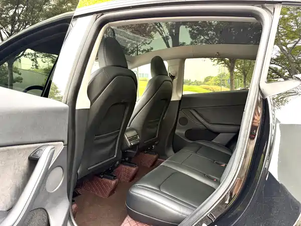 Tesla Model Y 2022, фото 12