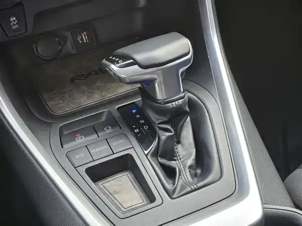 Toyota RAV4 2024, фото 12