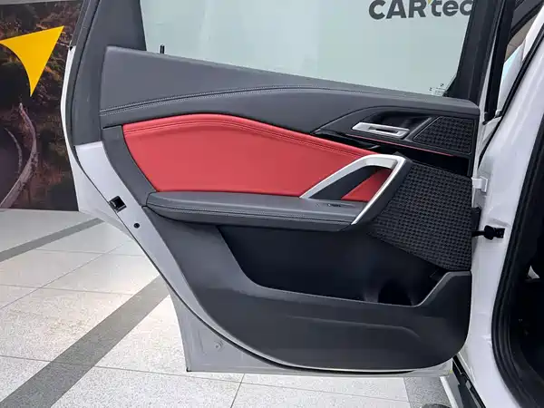 BMW X1 2023, фото 17