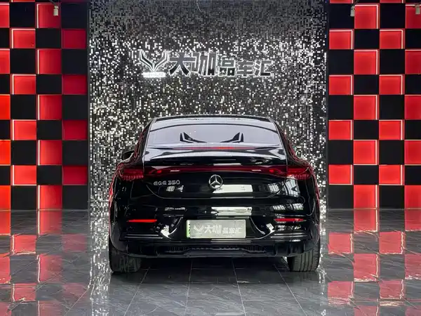 Mercedes-Benz EQE 2022, фото 5