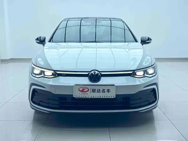 Volkswagen Golf 2023, фото 2