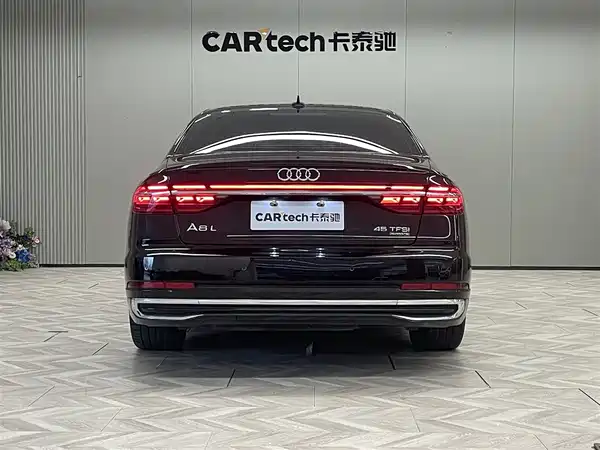 Audi A8 2023, фото 6
