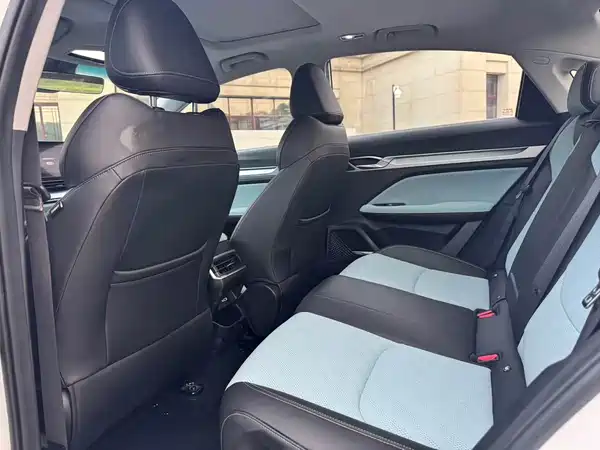 Geely Emgrand L 2022, фото 8