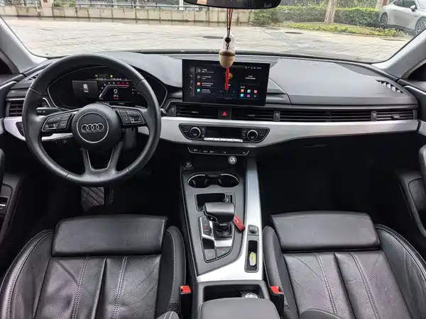 Audi A4L 2023, фото 7