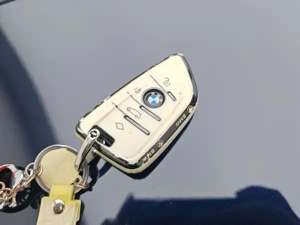 BMW 3 Series 2024, фото 20