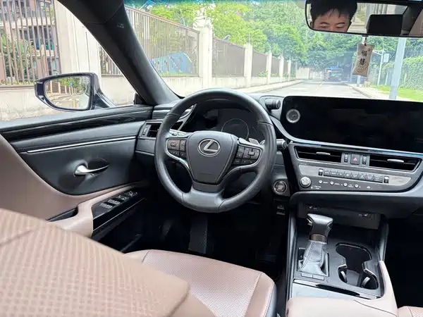 Lexus ES 2023, фото 22