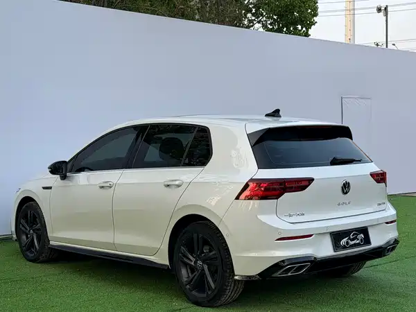 Volkswagen Golf 2023, фото 7