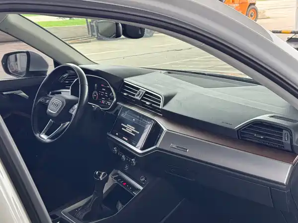 Audi Q3 2022, фото 16