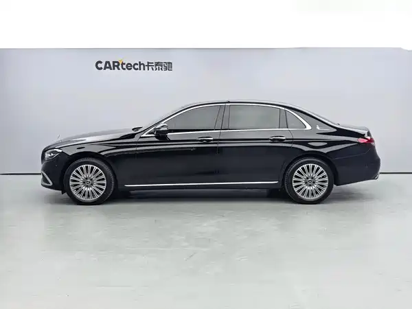 Mercedes-Benz E-Class 2023, фото 2