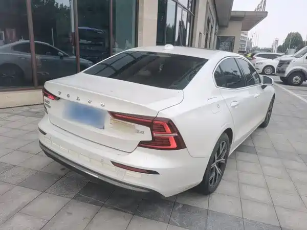 Volvo S60 2023, фото 6