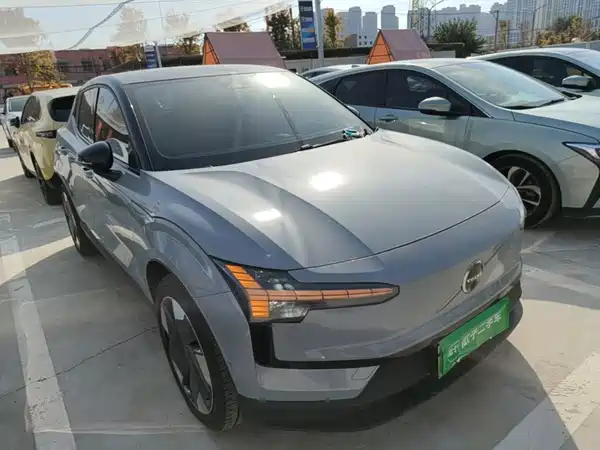 Volvo EX30 2025, фото 3