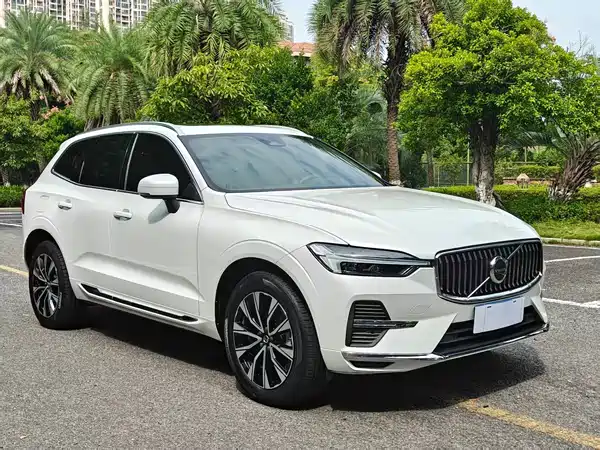 Volvo XC60 2025