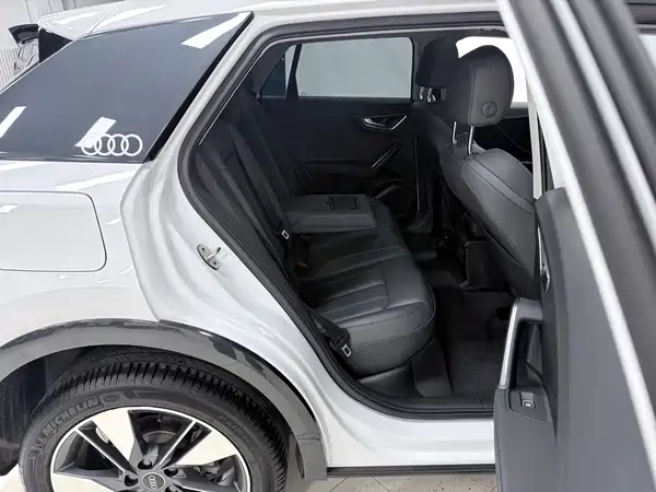 Audi Q2L 2022, фото 11