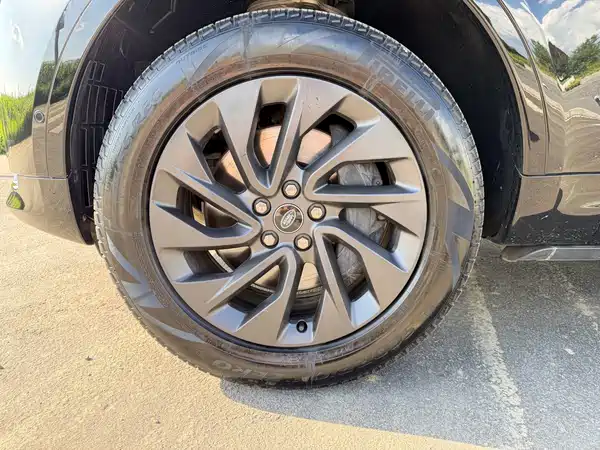 Land Rover Discovery 2023, фото 10