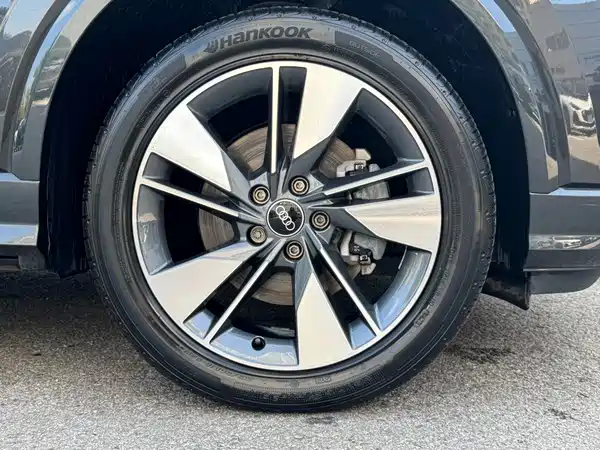 Audi Q2L 2023, фото 17