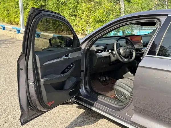 Geely Preface 2025, фото 8