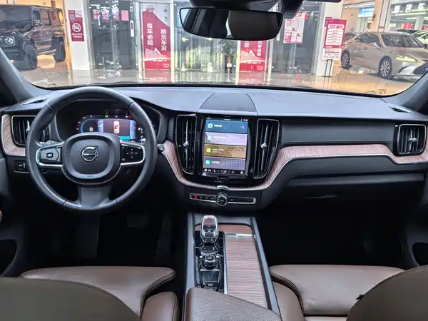 Volvo XC60 2022, фото 6