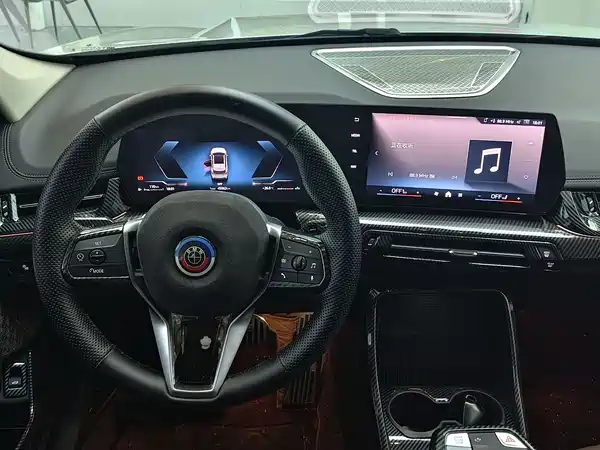 BMW X1 2023, фото 31