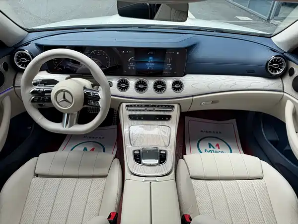 Mercedes-Benz E-Class 2023, фото 10