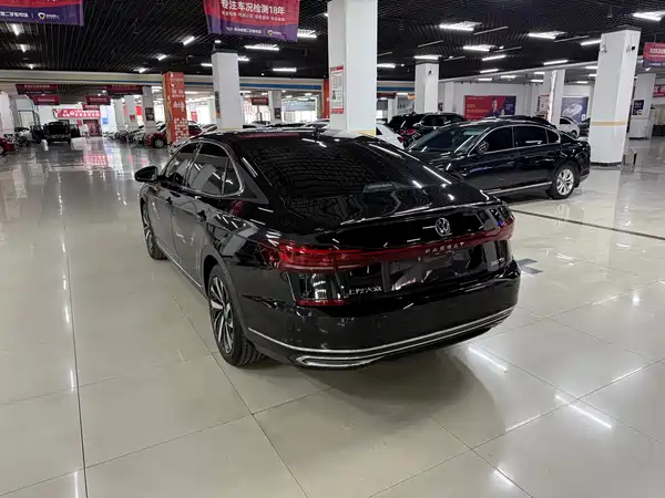 Volkswagen Passat 2025, фото 9