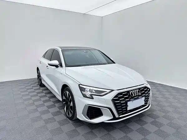 Audi A3 2023, фото 3