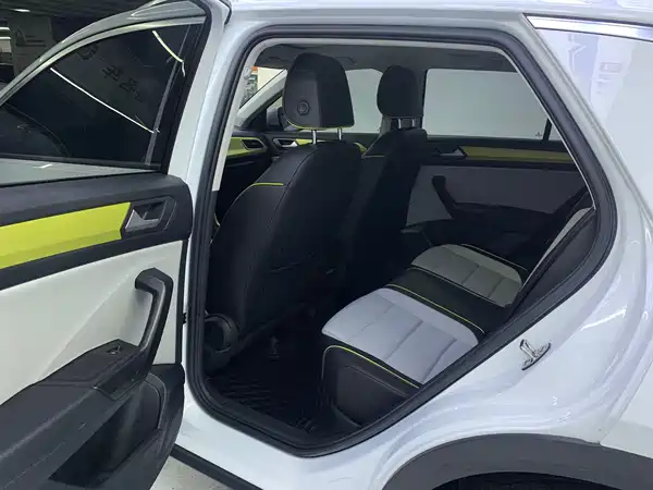 Volkswagen T-ROC 2023, фото 11