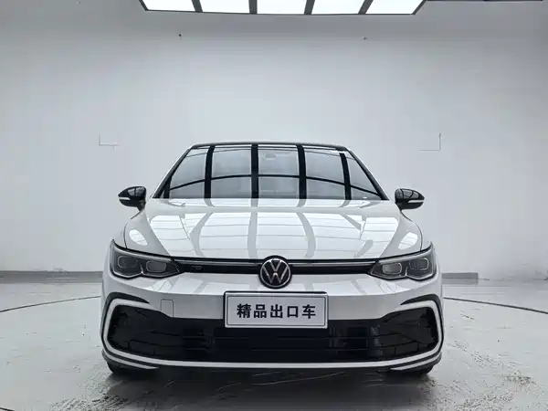 Volkswagen Golf 2023, фото 2