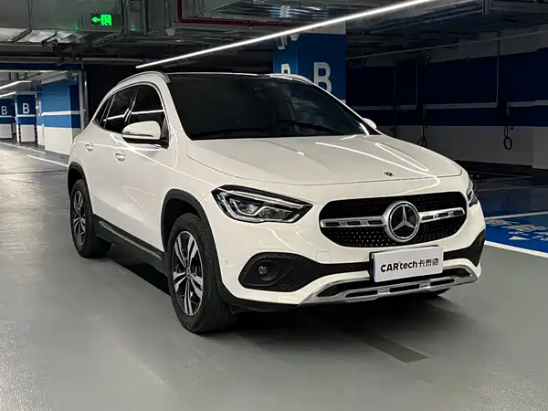 Mercedes-Benz GLA 2023, фото 3