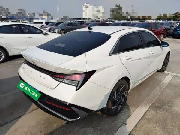 Hyundai Elantra 2023, фото 6