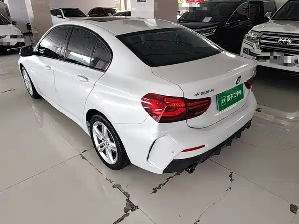 BMW 1 Series 2023, фото 4
